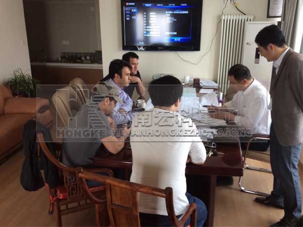 伊朗客戶考察海綿鐵回轉(zhuǎn)窯設備